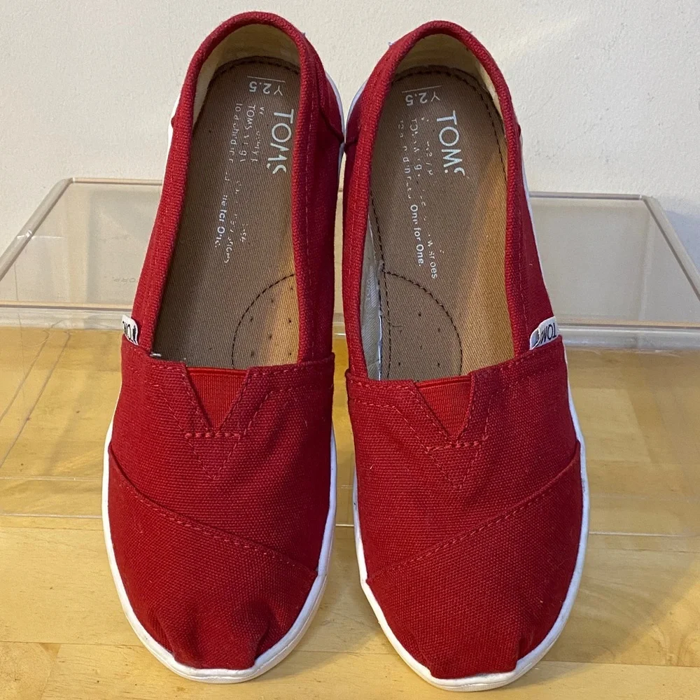 TOMS Cherry Canvas Slip-Ons Size Y 2.5